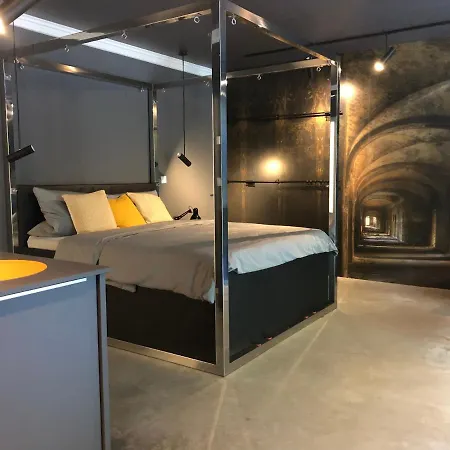 Lovely 1-bedroom With Patio/ Free Parking Lot إسن