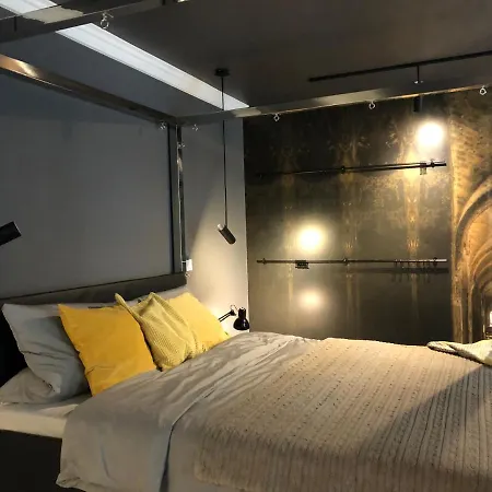 Lovely 1-bedroom With Patio/ Free Parking Lot شقة