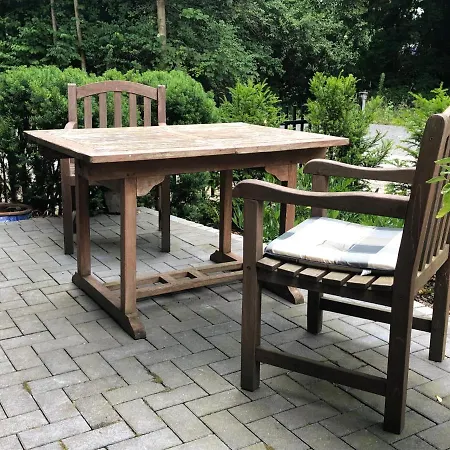 Lovely 1-bedroom With Patio/ Free Parking Lot Apartment